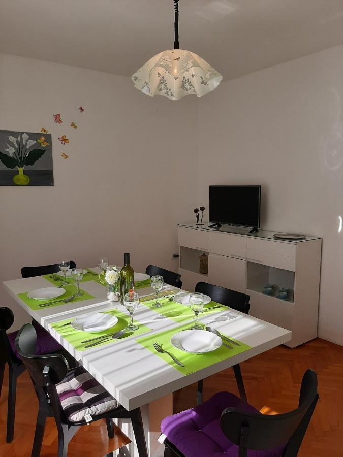 Apartments Viktorija Pula Exterior photo