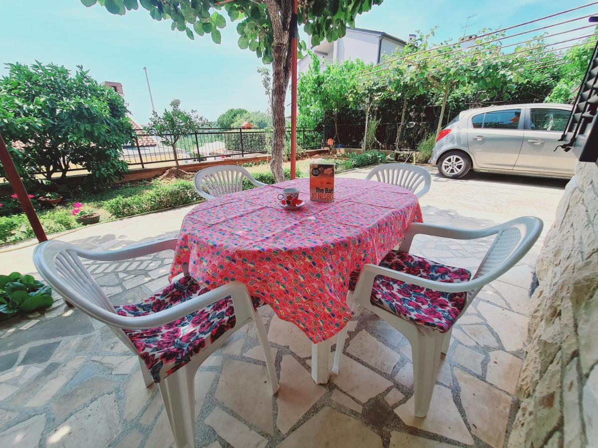 Apartments Viktorija Pula Exterior photo